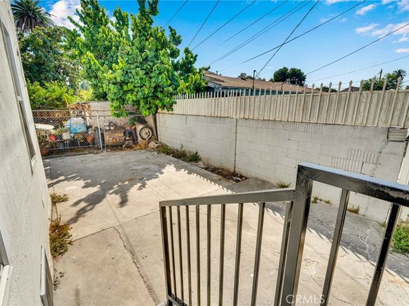 5123 S San Pedro St, Los Angeles CA 90011