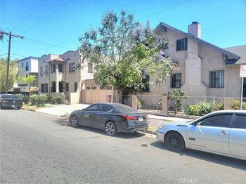 4214 Rosewood Avenue