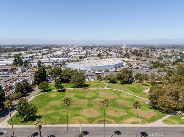 7661 Ontario Drive, Huntington Beach CA 92648