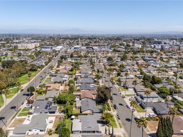 7661 Ontario Drive, Huntington Beach CA 92648