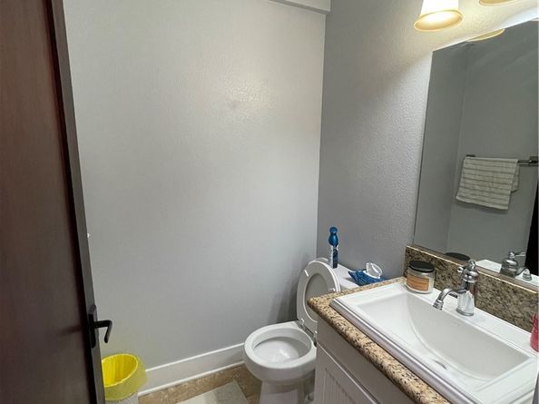707 S Azusa Avenue B, Azusa CA 91702