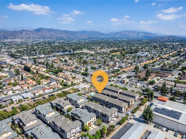 707 S Azusa Avenue B, Azusa CA 91702