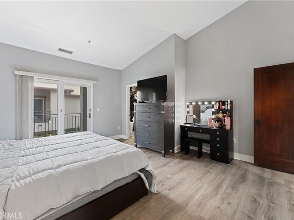 707 S Azusa Avenue B, Azusa CA 91702