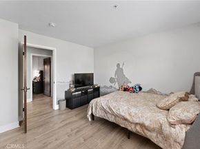 707 S Azusa Avenue B, Azusa CA 91702