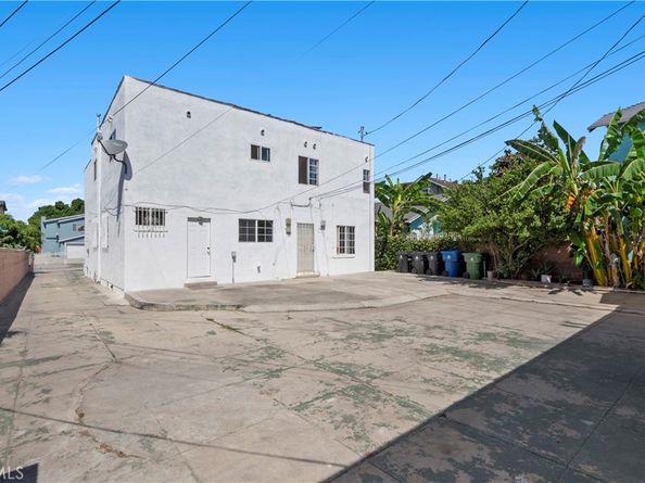 2546 S Bronson Avenue, Los Angeles CA 90018