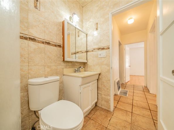 1163 N White Avenue, Pomona CA 91768