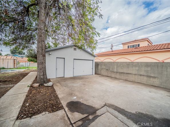 1163 N White Avenue, Pomona CA 91768