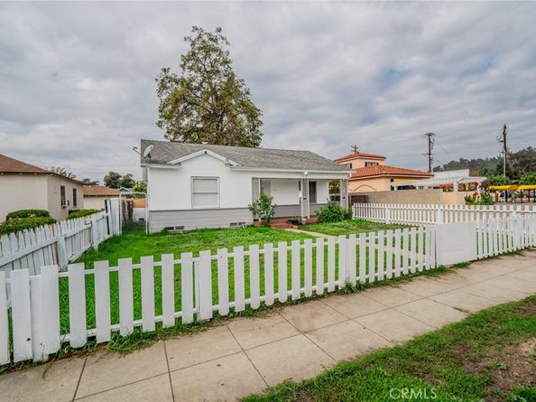 1163 N White Avenue, Pomona CA 91768