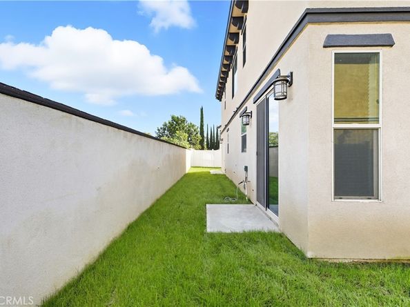 1450 W 11th St, Pomona CA 91766