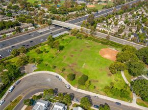 73 Huntington 322, Irvine CA 92620