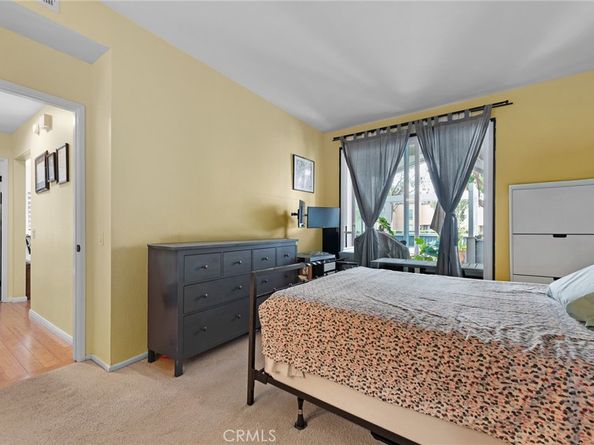 73 Huntington 322, Irvine CA 92620