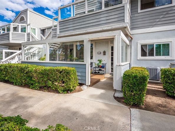 73 Huntington 322, Irvine CA 92620