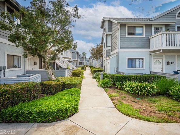 73 Huntington 322, Irvine CA 92620