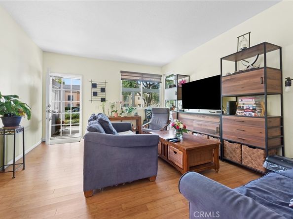 73 Huntington 322, Irvine CA 92620