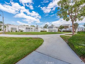 73 Huntington 322, Irvine CA 92620