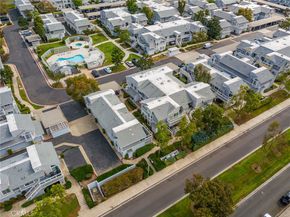 73 Huntington 322, Irvine CA 92620