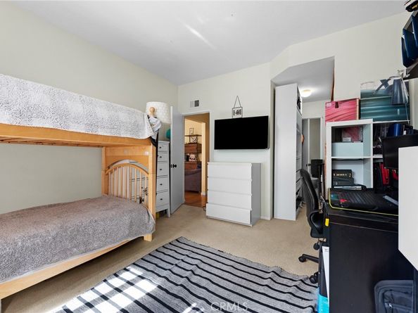 73 Huntington 322, Irvine CA 92620