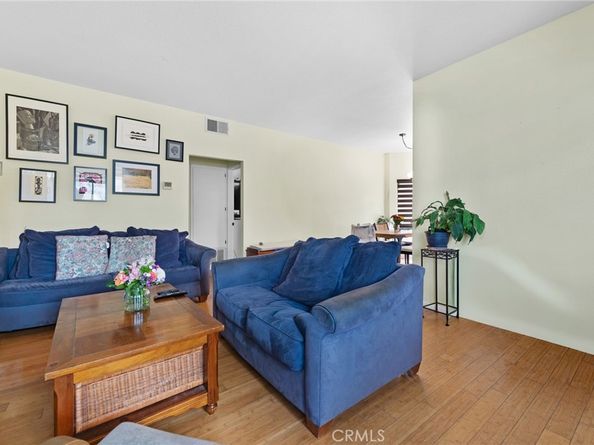 73 Huntington 322, Irvine CA 92620