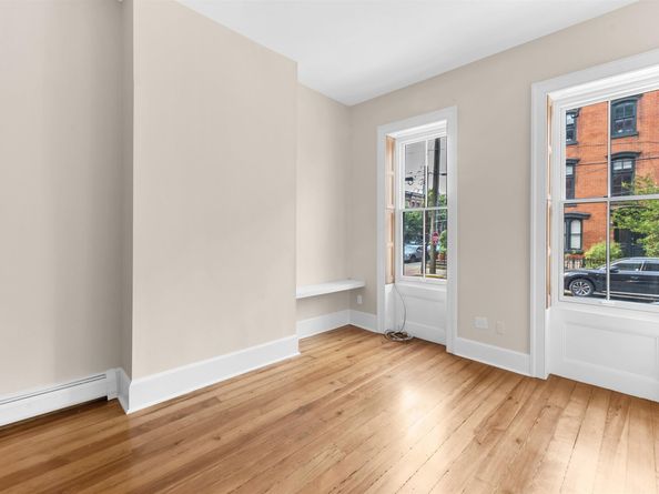 299 8th St 1R, Jersey City NJ 07302