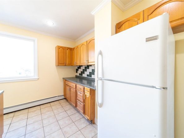 14 Meadow St, Bayonne NJ 07002