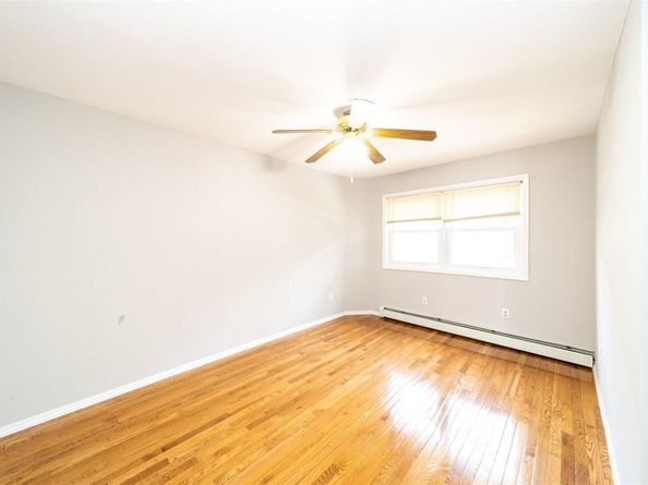 14 Meadow St, Bayonne NJ 07002