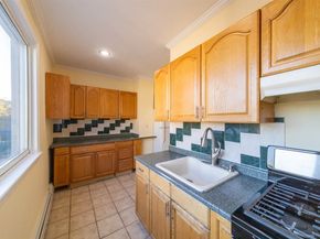 14 Meadow St, Bayonne NJ 07002