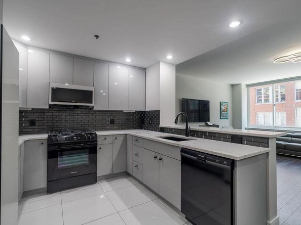 1100 Maxwell Lane 238, Hoboken NJ 07030