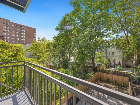 203 3rd St 3, Jersey City NJ 07302