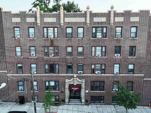 29-33 51st St A, Weehawken NJ 07086