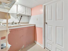 702 8th St, Union City NJ 07087