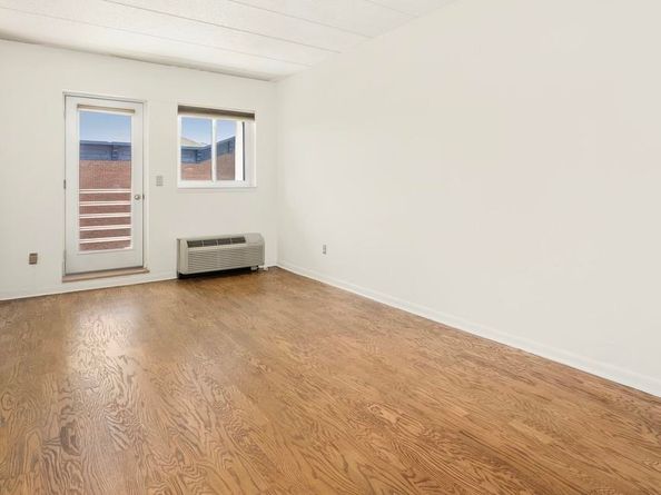 463-5D 1st St, Hoboken NJ 07030