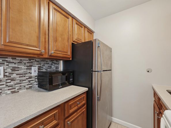 310 70th St 1D, Guttenberg NJ 07093