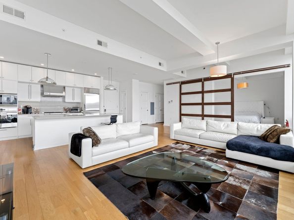 9 Somerset Lane 402, Edgewater NJ 07020