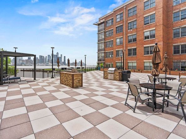 22 Avenue At Port Imperial 221, West New York NJ 07093
