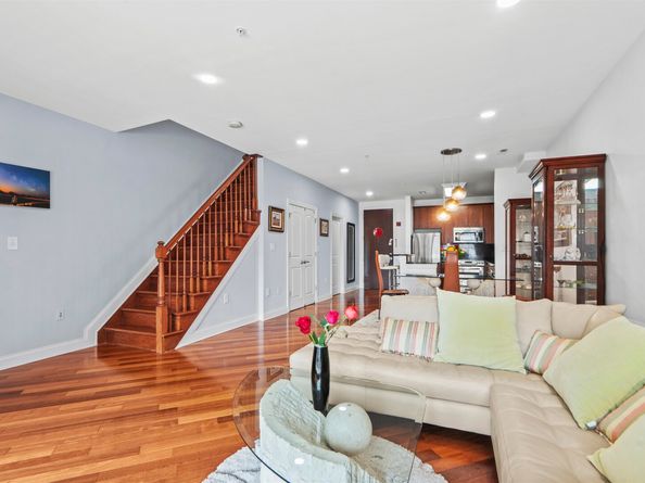 22 Avenue At Port Imperial 221, West New York NJ 07093