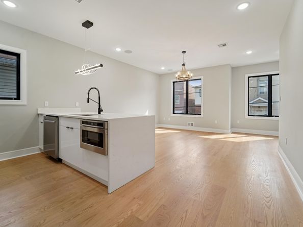313 Lembeck Ave 1, Jersey City NJ 07305