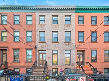 281 4th St