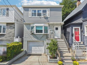 249 Bartholdi Ave