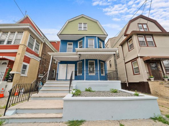 127 Wegman Parkway, Jersey City NJ 07305