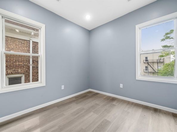 127 Wegman Parkway, Jersey City NJ 07305