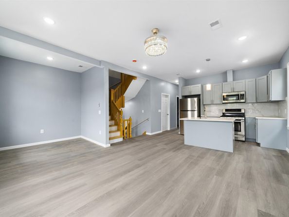 127 Wegman Parkway, Jersey City NJ 07305