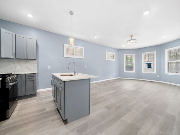 127 Wegman Parkway, Jersey City NJ 07305