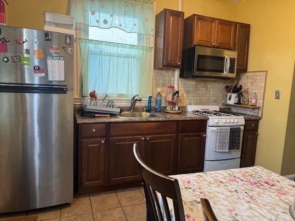 542 61st St, West New York NJ 07093