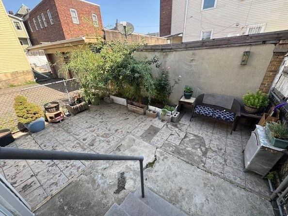 542 61st St, West New York NJ 07093