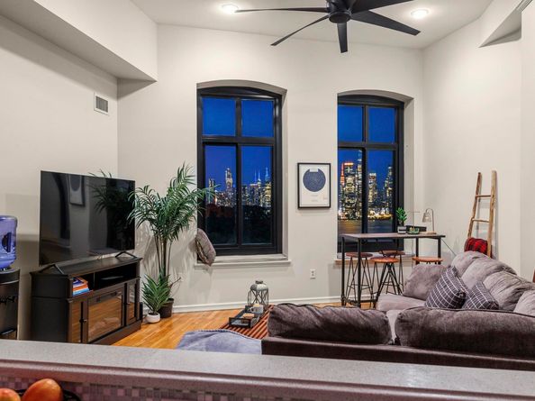 518-536 Gregory Ave C402, Weehawken NJ 07086