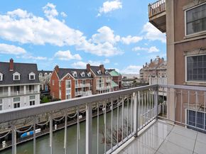 201 Shearwater Ct West 31, Jersey City NJ 07305