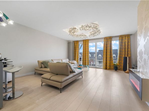 201 Shearwater Ct West 31, Jersey City NJ 07305