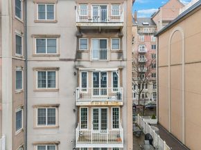 201 Shearwater Ct West 31, Jersey City NJ 07305