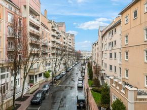 201 Shearwater Ct West 31, Jersey City NJ 07305