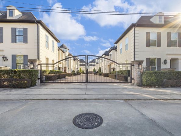 7835 Bobbitt Lane, Houston TX 77055